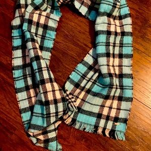 *3/$20* Steve Madden reversible scarf